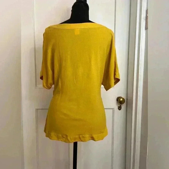 H  and M Mustard Blouse in Viscose Size 2 - Picture 6 of 7